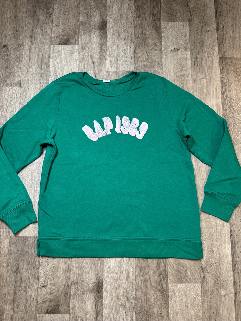 GAP Green Sweatshirt with Pink Logo Medium